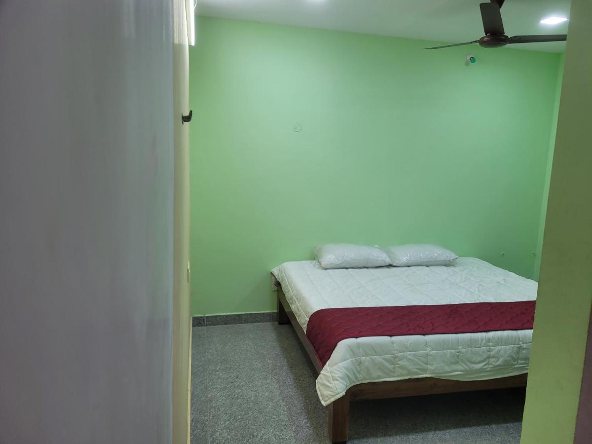 French Park Inn Puduccseri Kültér fotó