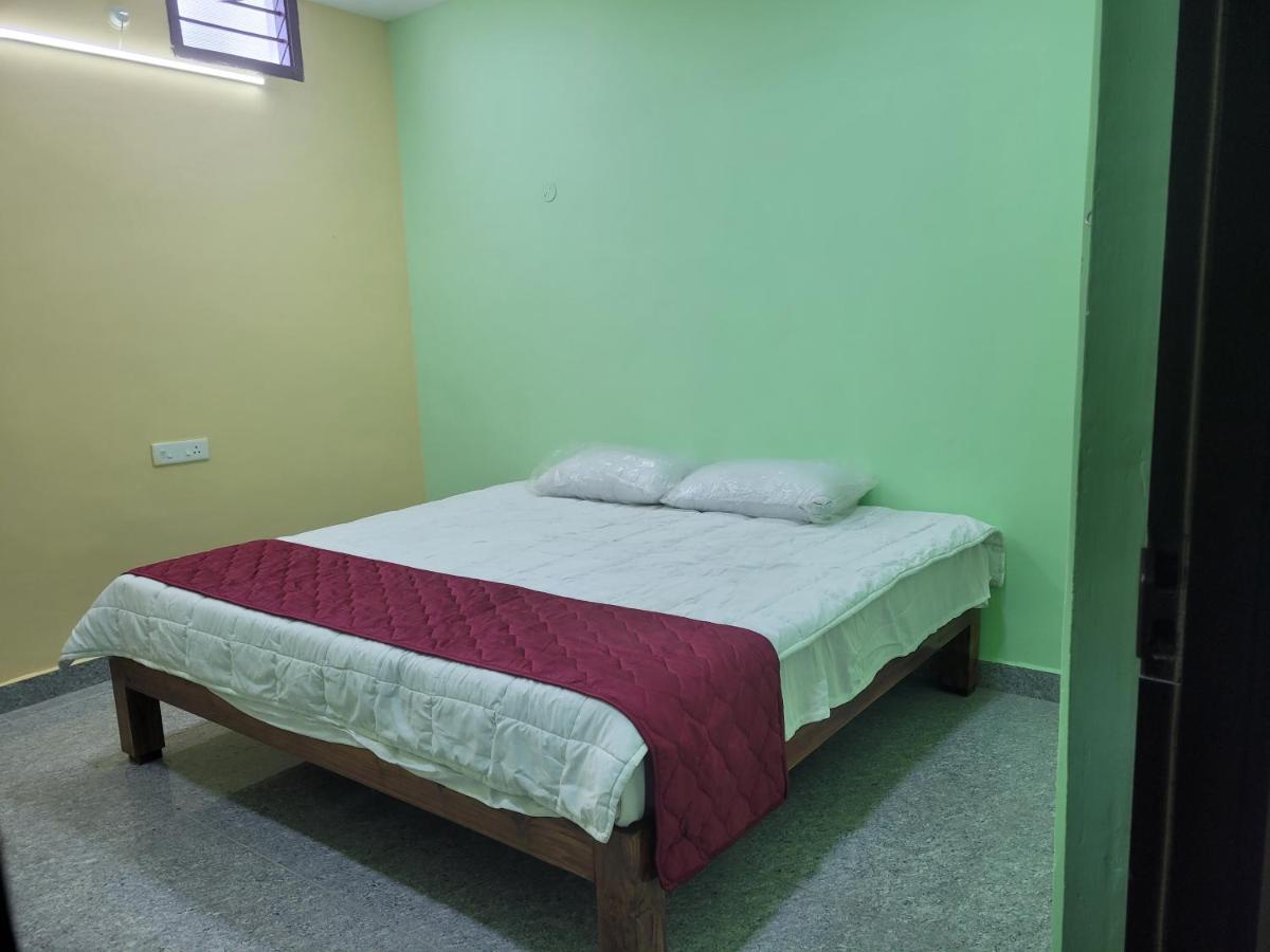 French Park Inn Puduccseri Kültér fotó