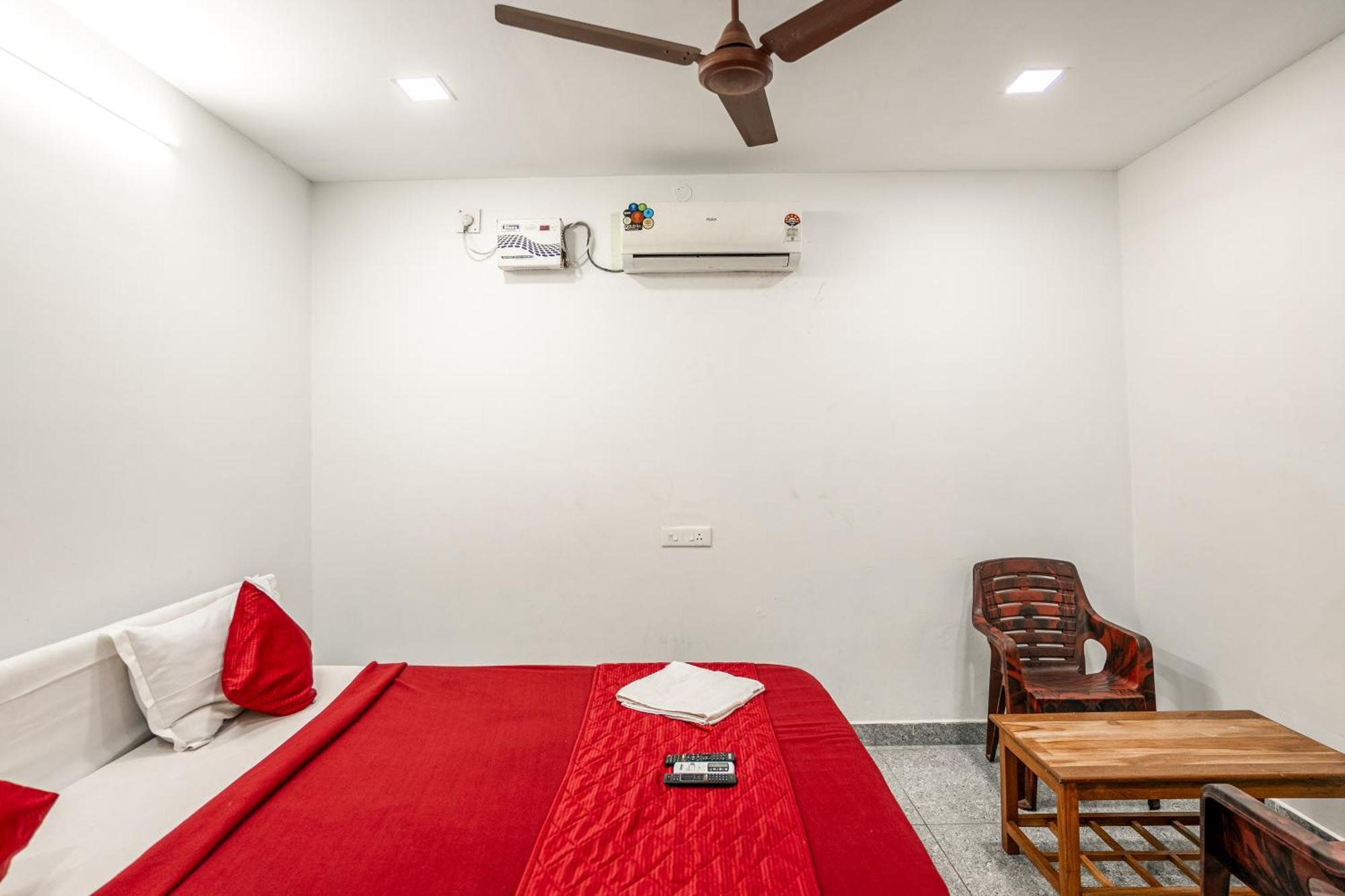 French Park Inn Puduccseri Kültér fotó
